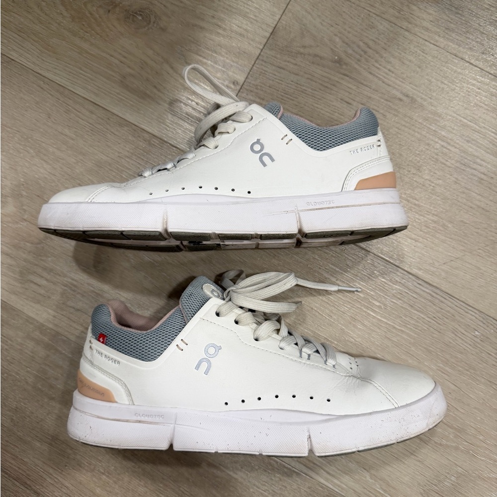 On Running “The Roger” advantage sneakers